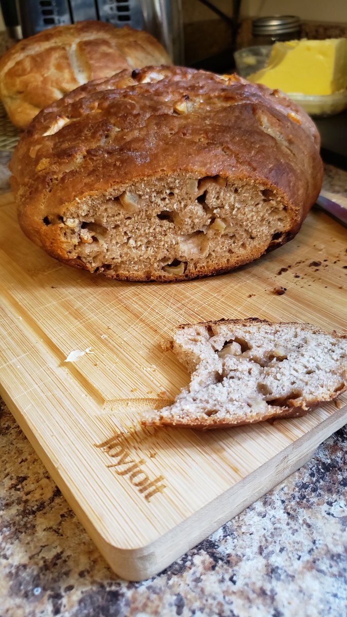Apple cinnamon sourdough was a success. It tastes so good.