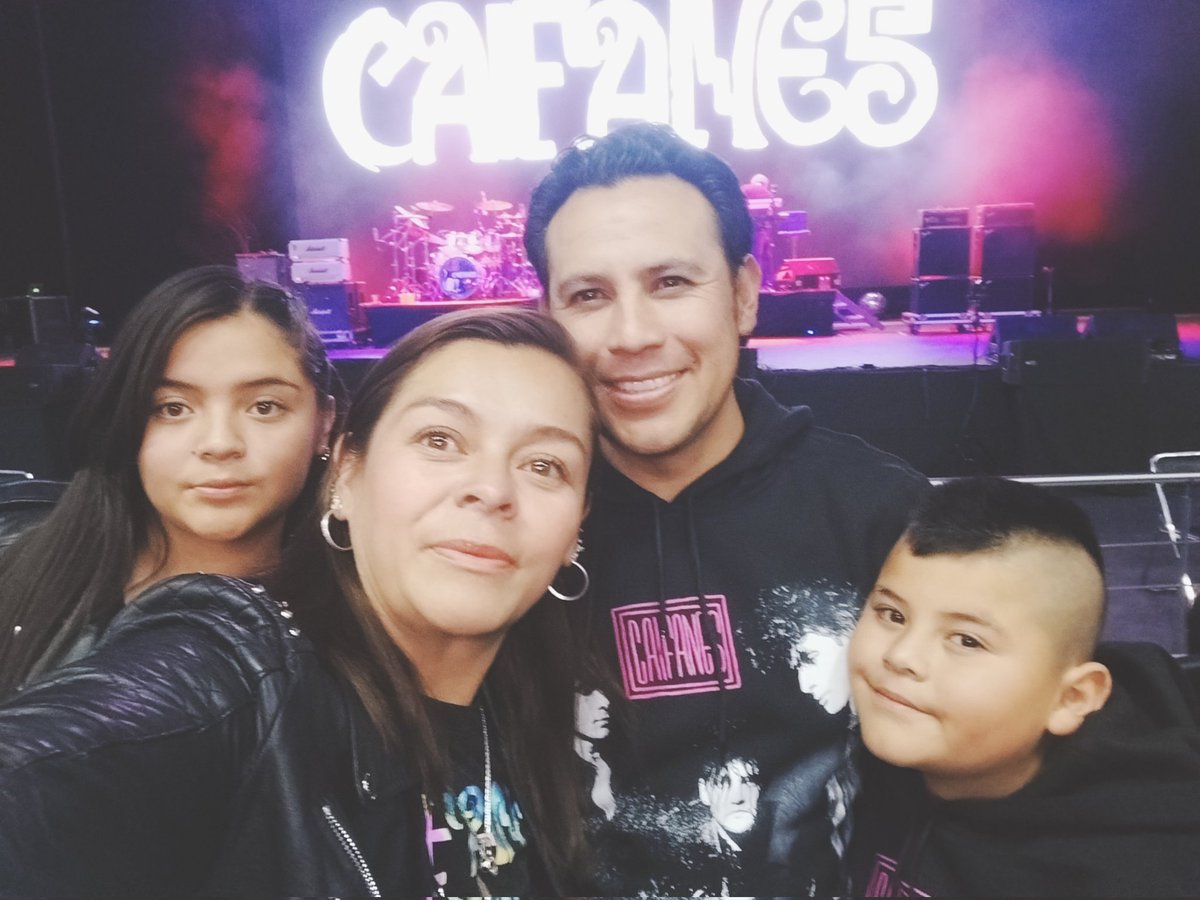 KIKE10MS's tweet photo. Estimado @AlfonsoAndre , he ido a sus conciertos en Toluca el 29-04-2017, 24-11-2022 y 14-03- 2024 han sido espectaculares, pero no tengo boletos para ir a este del 19-06-2025 ojalá puedas ayudarme a cumplir ese sueño de ir con mi familia. @FanticDCaifanes @CaifanesMx
#Caifanes https://t.co/zrwDN6XWFN