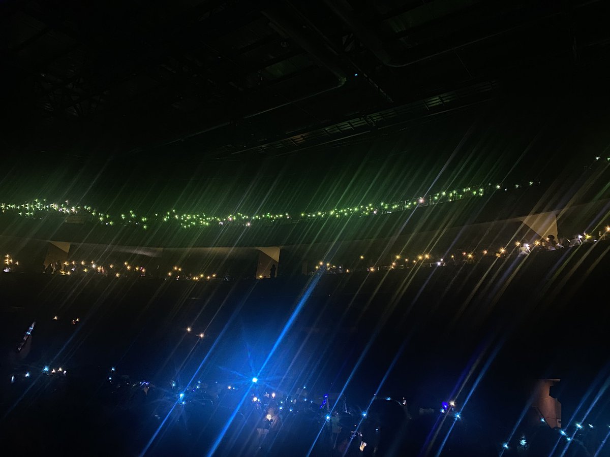 onmyouthmp3's tweet photo. Brasil lights for Baekhyun and brazilian eris chanting for him 🥺
#BaekhyunInBrazil #ReverieInBrazil https://t.co/stQeED7J3t
