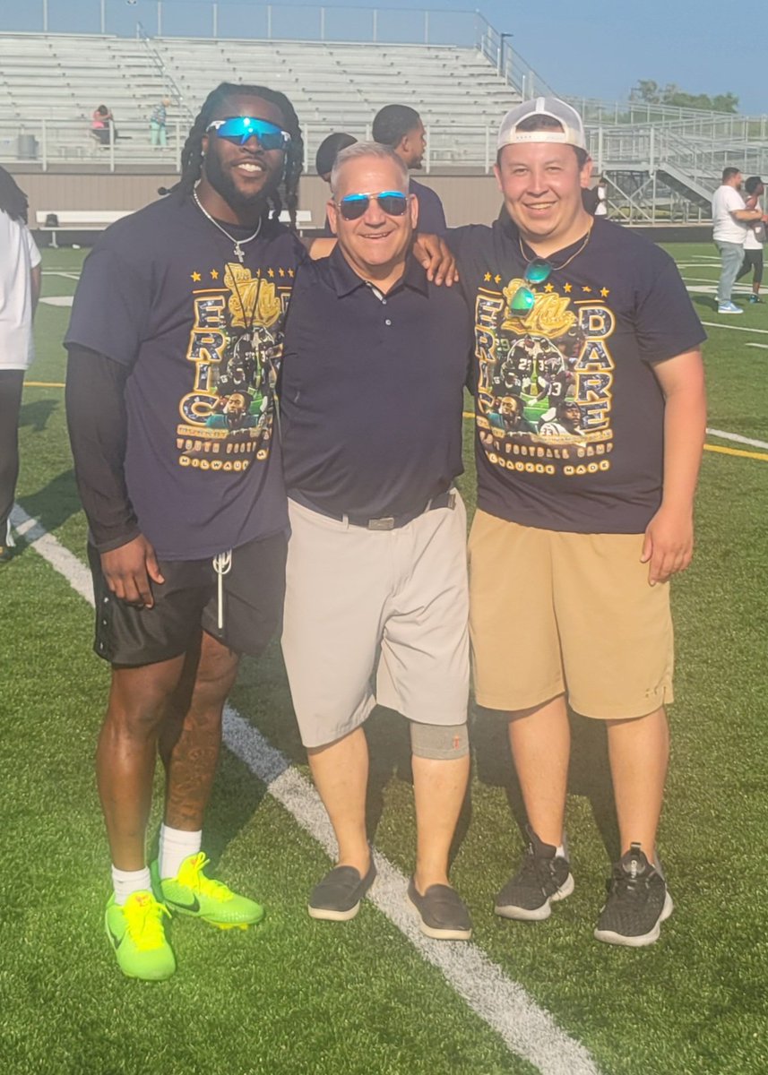 Special day to be in the 414!!! Had a blast coaching and meeting alot of great coaches and athletes from the area. Special thanks to <a href="/DGO23_/">Dare Ogunbowale</a> and Eric Murray for putting this on.
