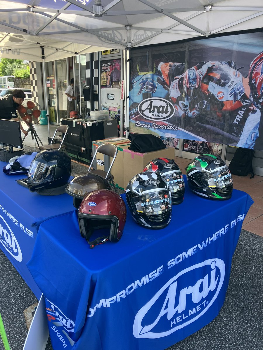 araihelmetjapan's tweet image. おはようございます。
本日も昨日に引き続き沖縄県宜野湾市にあります。ライダーズショップ #STEC 様にて弊社本社スタッフによるフィッティングサービスイベントを開催しております。アライの違いを体感できるチャンス！
出荷前のCLASSIC AIR DX色感と話題のTX-STRADAやASTRO-GX BEYONDをみられます！