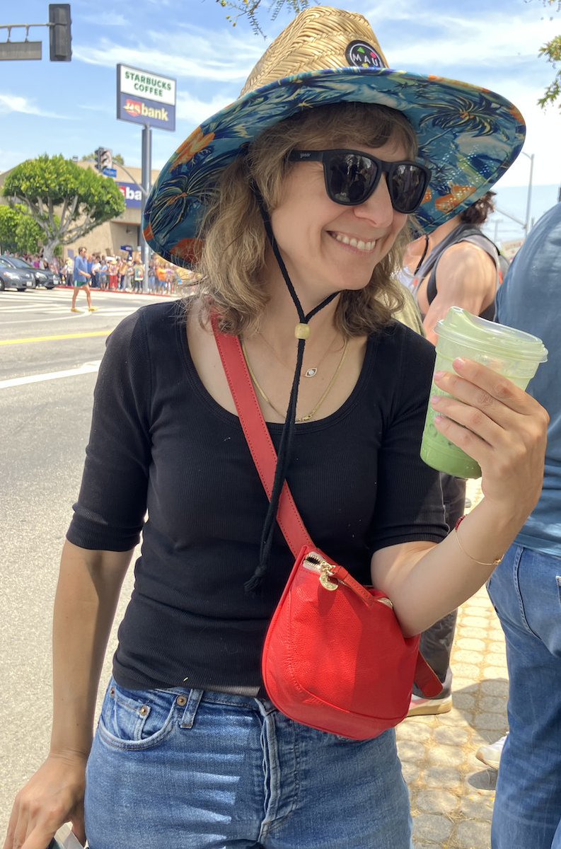 LAGurwitch's tweet image. Los Angeles: where every protester was armed. With a green drink. #LosAngeles #nokings  Don&apos;t screw with us, we&apos;ve had our anti-oxidants today.