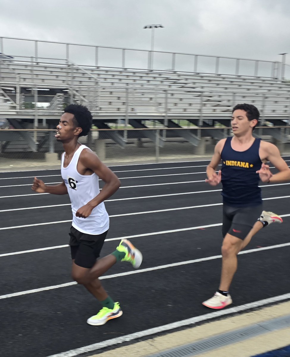 BDtrack's tweet photo. Congrats to Junior All-Star Elroe Tafese. The BD Giant distance star placed 6th today in the 3200m at the Midwest Meet of Champions to bring home some sweet hardware! Great job! https://t.co/4PJRoSik7B