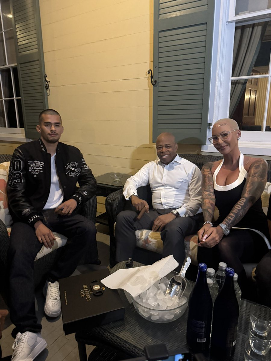 SNEAKO X NYC MAYOR ERIC ADAMS X AMBER ROSE 

LIVE NOW