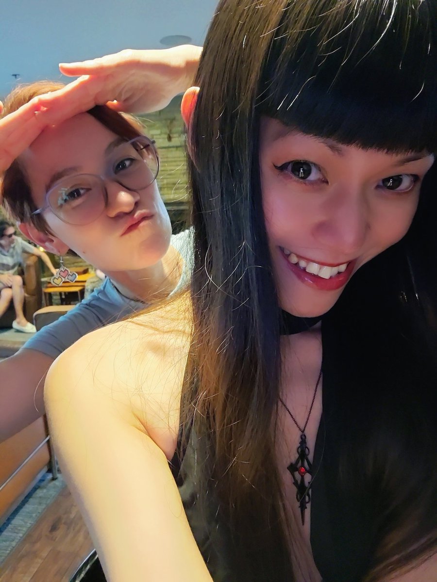 My wonderful gf  <a href="/KayLynnSyrin/">Kay Lynn Syrin</a> is streaming with <a href="/Katylagray/">Katy Gray</a> . Come say hi to those two beauties! 💗 twitch.tv/kaylynnsyrins