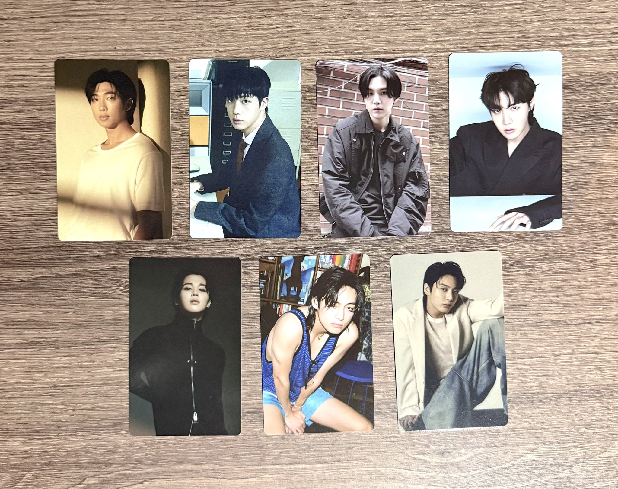 2025 BTS FESTA CAPSULE ALBUM 【7点購入特典トレカ】 BTS-2025 BTS FESTA OFFICIAL CAPSULE ALBUM PROOF+TRACKING