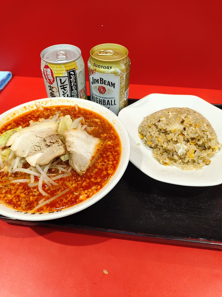 バスセンターのカレーを横目に。
だって朝から飲める所が無いんだもん、新潟。