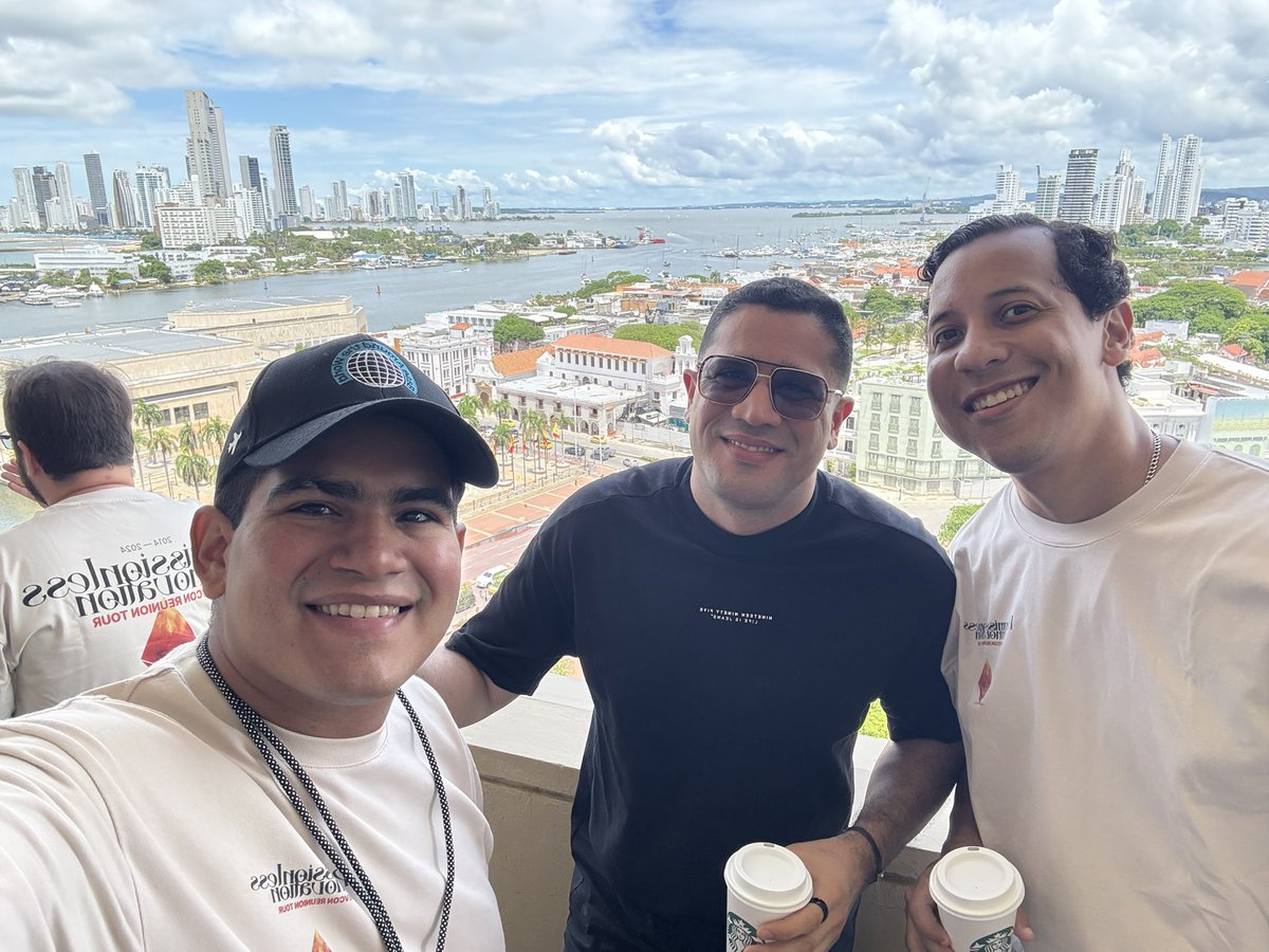 ctg_onchain's tweet image. Wow… qué energía la de hoy en Cartagena🌴🚀

Gracias al equipo de @EFDevcon por su support, y a todas las personas que aportaron su granito de arena para construir esta visión onchain 💜

Cartagena esta cada vez más onchain y nos vemos pronto en Argentina 🇦🇷