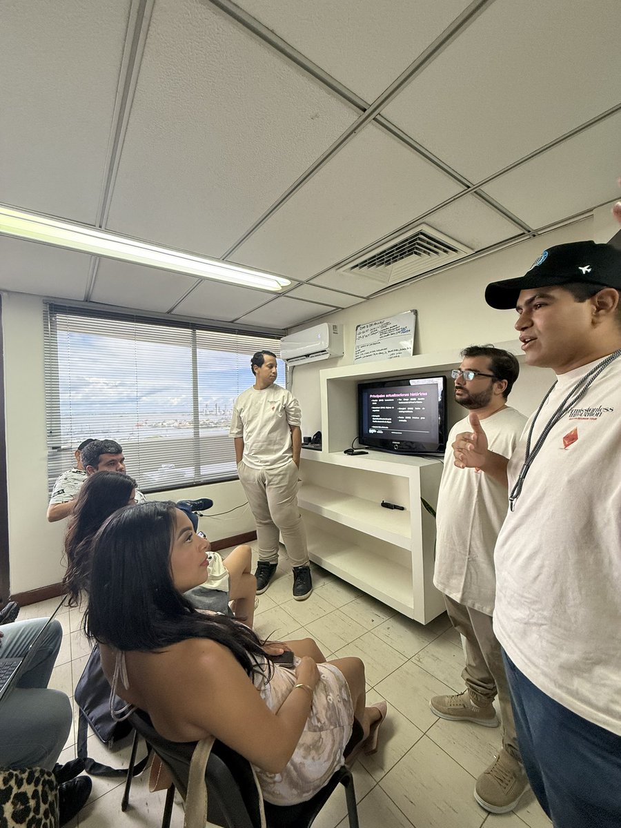 ctg_onchain's tweet image. Wow… qué energía la de hoy en Cartagena🌴🚀

Gracias al equipo de @EFDevcon por su support, y a todas las personas que aportaron su granito de arena para construir esta visión onchain 💜

Cartagena esta cada vez más onchain y nos vemos pronto en Argentina 🇦🇷