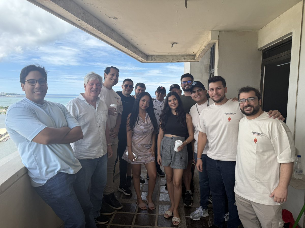 ctg_onchain's tweet image. Wow… qué energía la de hoy en Cartagena🌴🚀

Gracias al equipo de @EFDevcon por su support, y a todas las personas que aportaron su granito de arena para construir esta visión onchain 💜

Cartagena esta cada vez más onchain y nos vemos pronto en Argentina 🇦🇷
