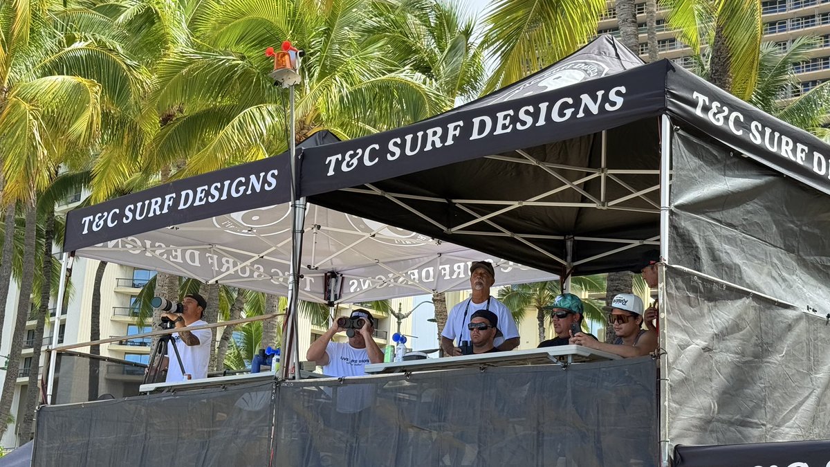hawaii_isla808's tweet photo. T&C Surf Designs Grom Contest βToday! πββοΈπββοΈ
The waves are calling! Head to Queenβs Beach in Waikiki for the T&C Surf Grom Contest, happening today! A fun-filled day for keiki surfers to show off their skills and catch some waves. π€πΊ #GromDay #TCSurfDesigns #KeikiSurfContest https://t.co/Ic8IZgNUnT