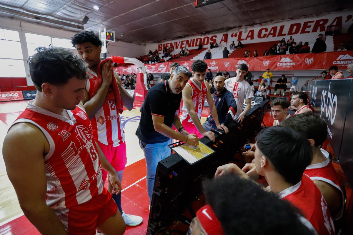 robertofmartin's tweet image. Desde su vuelta a la #LigaNacional, Instituto fue semifinalista en 6 de las 10 temporadas disputadas, con un título y dos subcampeonatos.
Dirigido por @mullerfacu en 2017/18 y 2018/19; y por @LucasVictorian8 desde 2021/22. Con el tucumano fue campeón y nunca bajó de semis.
📸IACC