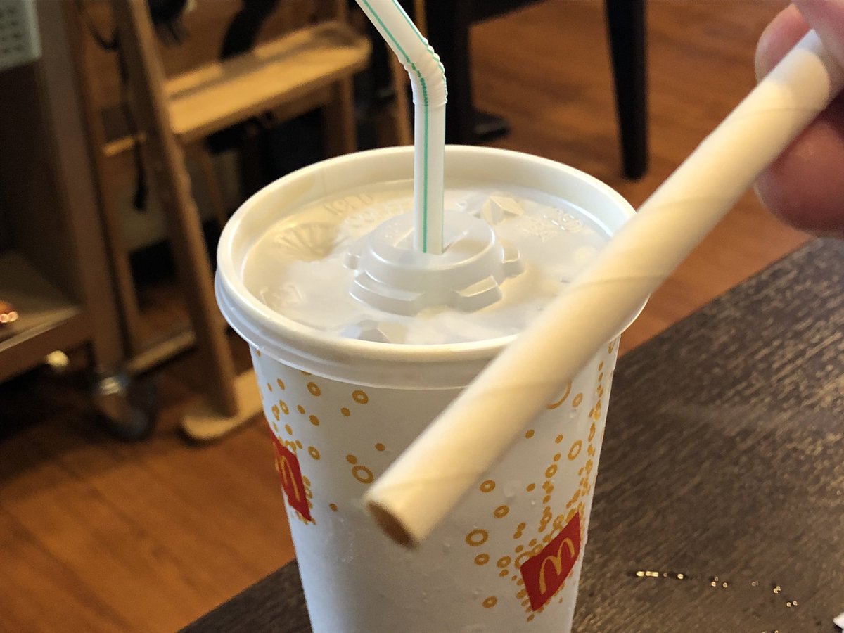 yuhaku2022's tweet image. 朝食はマクドナルド🥞とあやちゃんに頂いたアイスコーヒー☕️

アイスコーヒー激ウマ❣️ありがとう😊

マクドナルドの紙のストロー…未だに紙って使いにくいのわからないかな…キャップを紙にしてストロープラの方が良くね？？

＃マクドナルド
＃ストロー