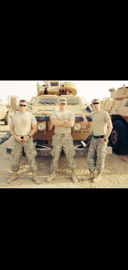 ChadCruise's tweet image. My brothers and I back in the day. #Army250