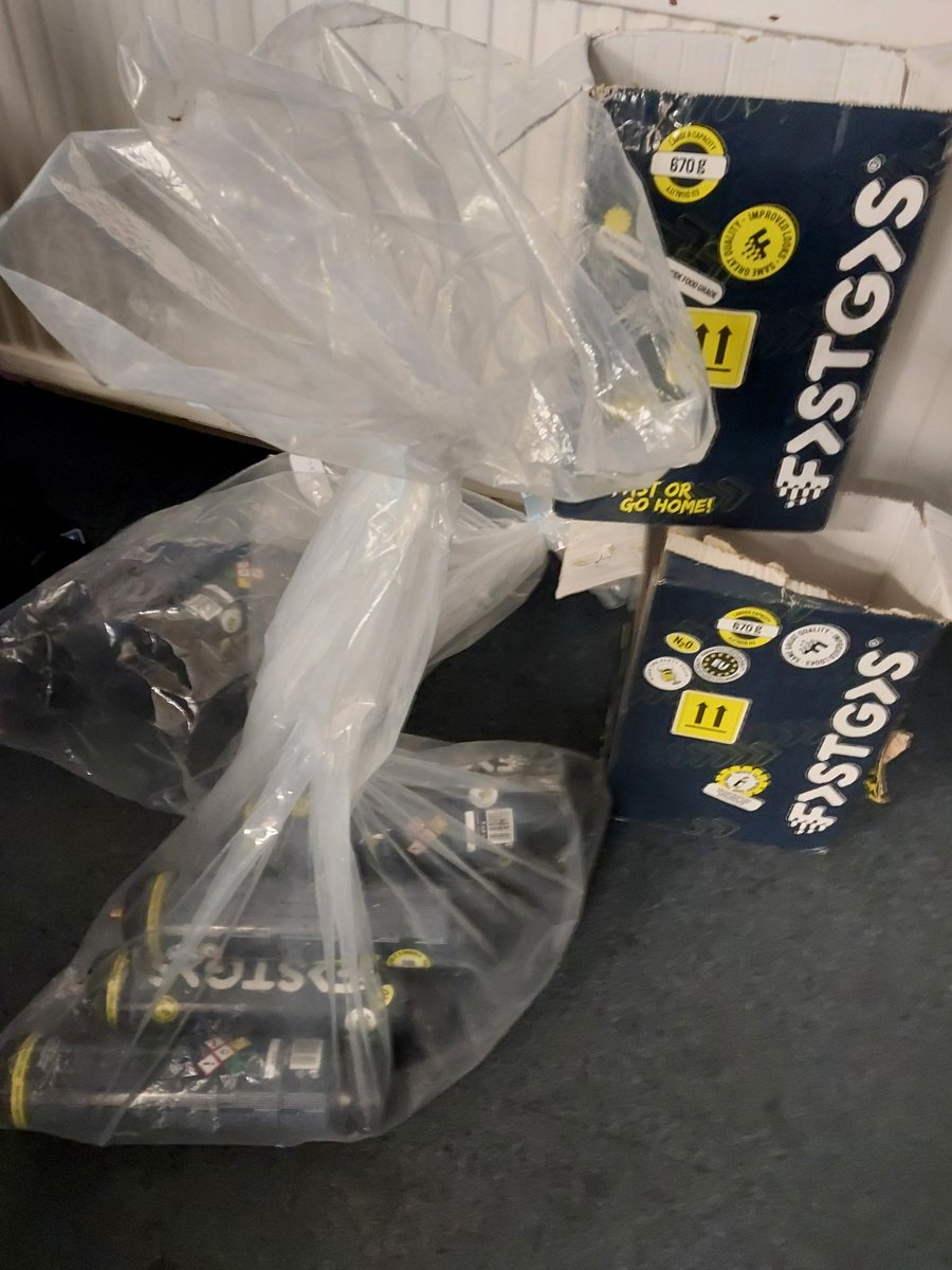 #Team1 have been proactive in #NewAshGreen tonight seizing #NOS from 4 males who all recieved formal sanctions &amp; one recieved a fixed penalty for driving offences. Males dispersed after being educated about #ASB. ^SK