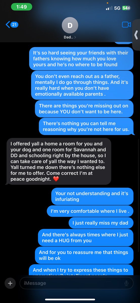 cookeebutter's tweet image. My daughters really miss their dad, and no one is stopping him from seeing his kids. I hope one day he comes to his senses and realizes what's important in life. Nothing is more important than your children. I'm glad they have a strong mother. Mommy will always love y'all! ♥️🤞🏽