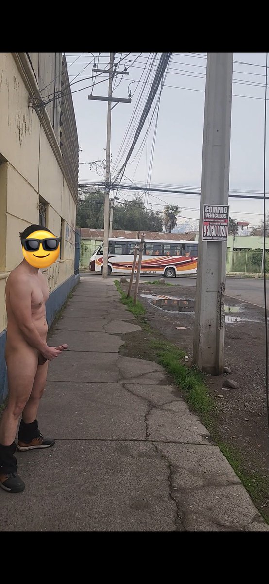 Que es más extremo que caminar sin ropa por la calle.....es caminar sin ropa de día......se viene full morbo de video en #arsmate #morbopúblico #chile #exhibpublic #publicum #teamexhib #gayexhib #teamexhibit #masturbacionpublica #desnudoenpublico
