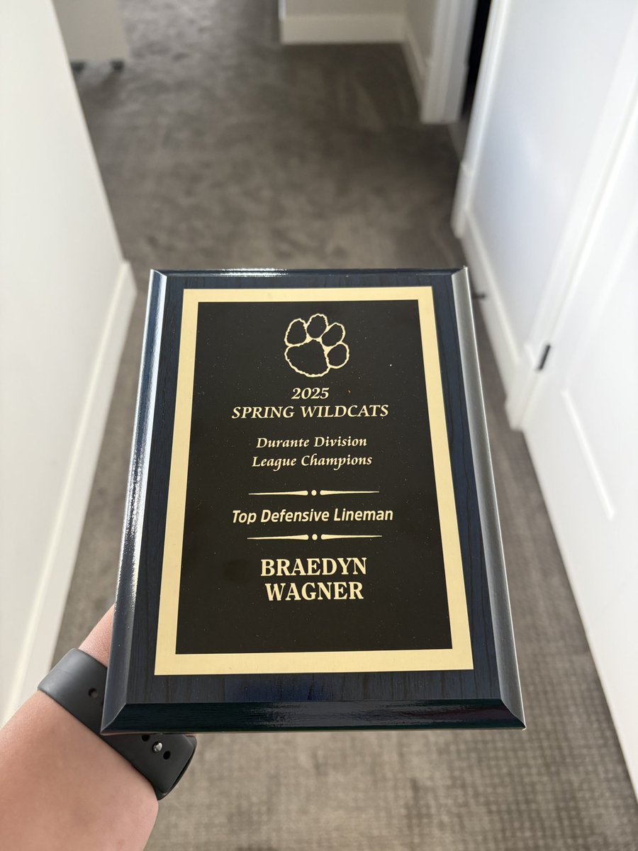 BWags53's tweet photo. Thank you to the Calgary Wildcats on naming me a 2 time winner for the Top Defensive Award! Thanks to all my coaches and teammates who helped me along the way https://t.co/PiR4iYatLv