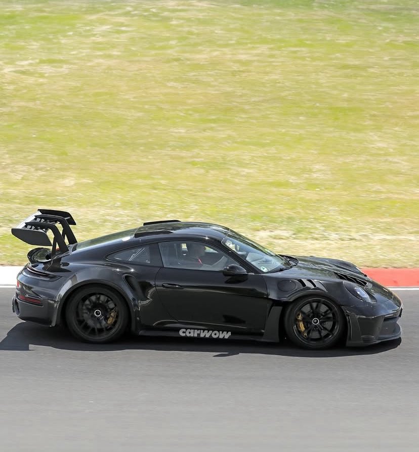 Jordan92338366's tweet photo. The new 992.2 GT2RS is gonna look insane with way wider front fenders &amp; rear quarters❗️🔥 https://t.co/4gXdbm1Y0U