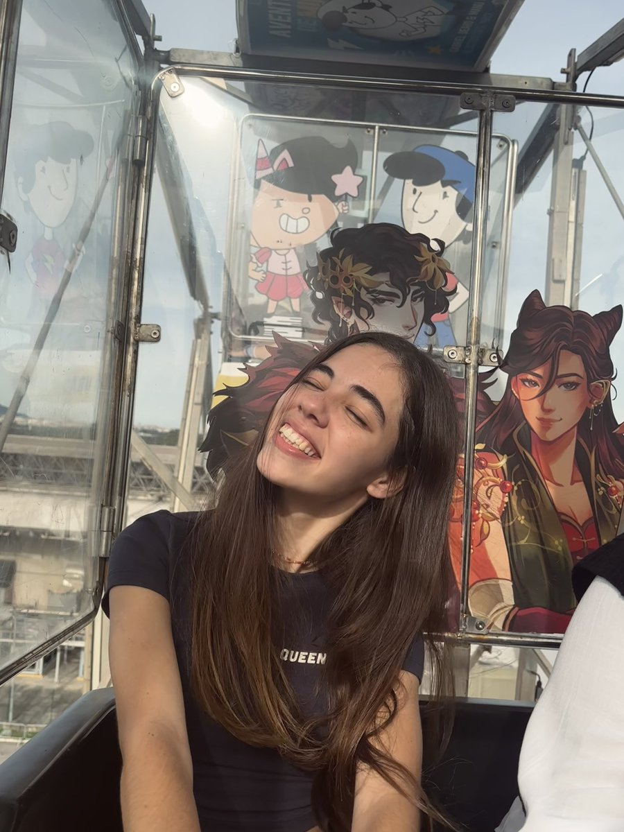 laruesgf's tweet photo. eu na roda gigante hoje e na cabine dos meus pais!! https://t.co/cK6C4n4cZv