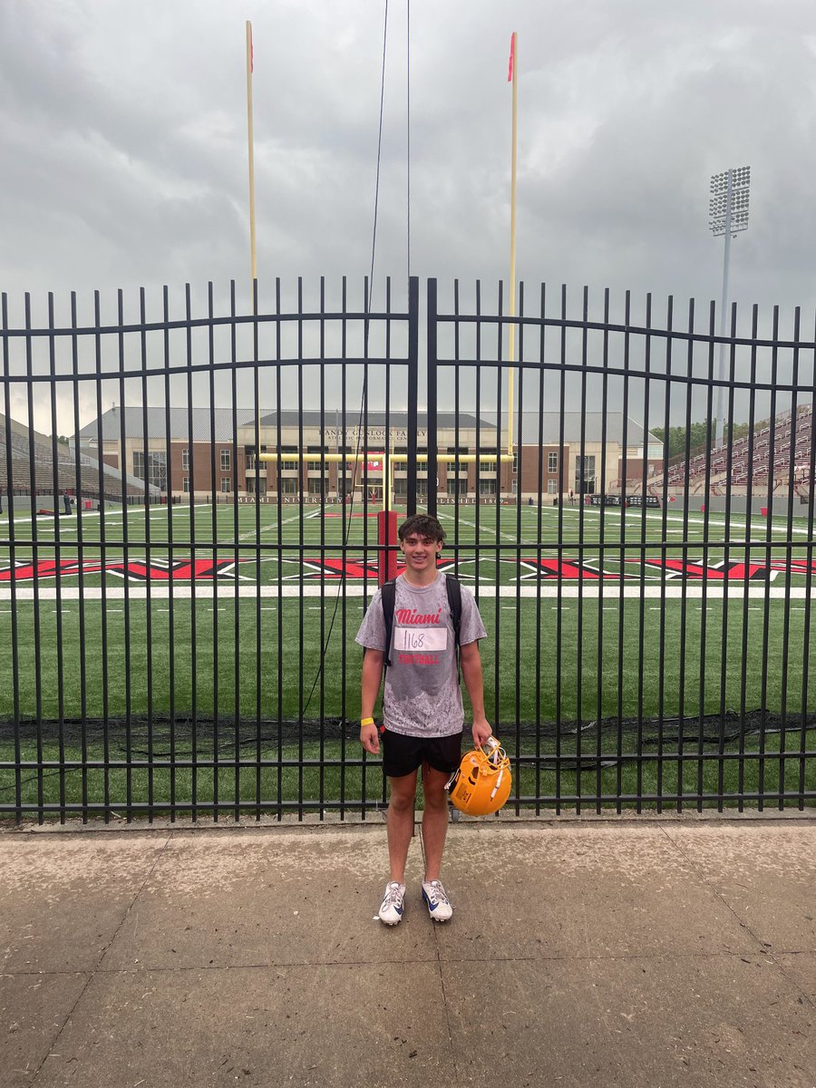 andrew_balas9's tweet image. Had an amazing time at the Miami Academic Mega Camp yesterday!! Got some good coaching and had some good conversations!!
@Kstaff07
@CoachBart11 
@OHSBravesFB