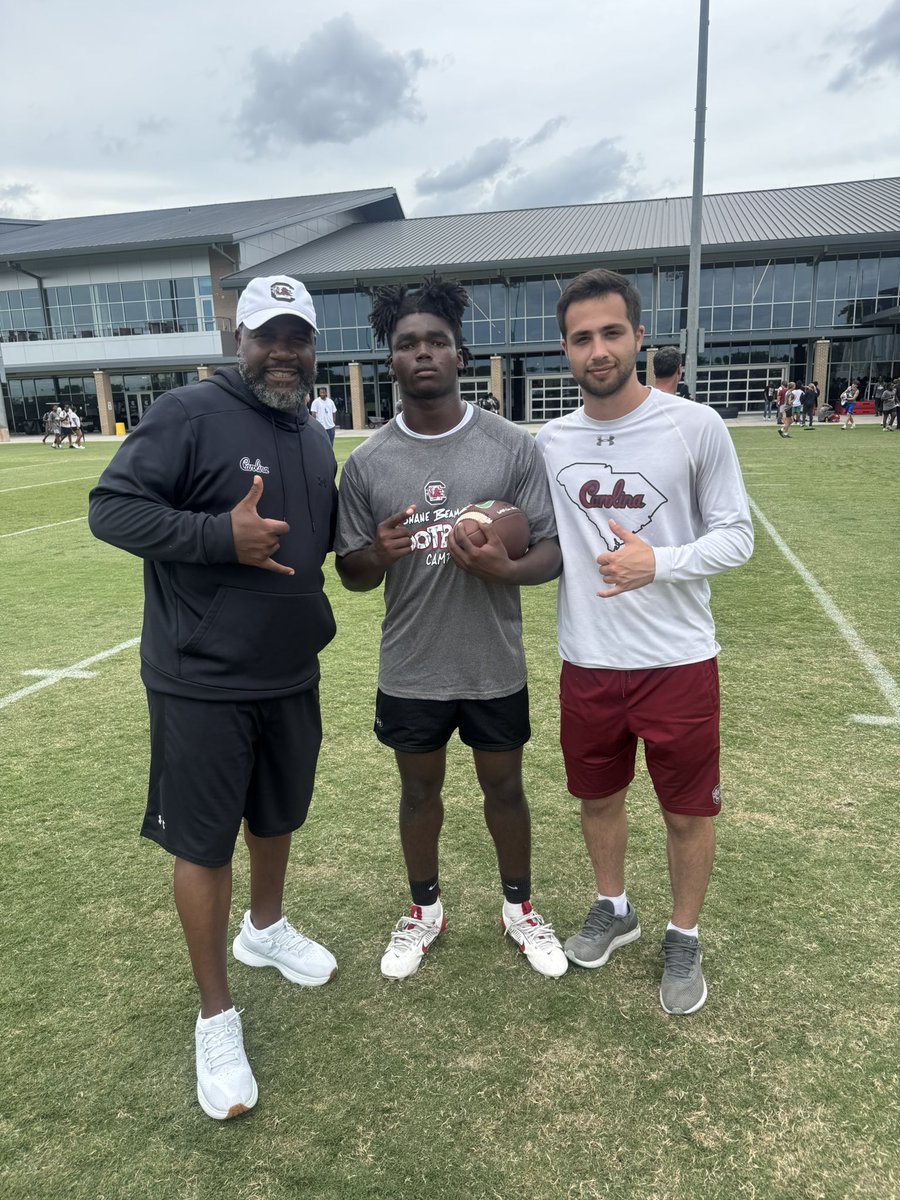 cartercliff2's tweet image. Had a great day today at the @GamecockFB prospect camp here is some clips from today next up Wake Forest!
@NorthMeckFB
@CoachBlakeOL
@CoachVereen
@pepman704