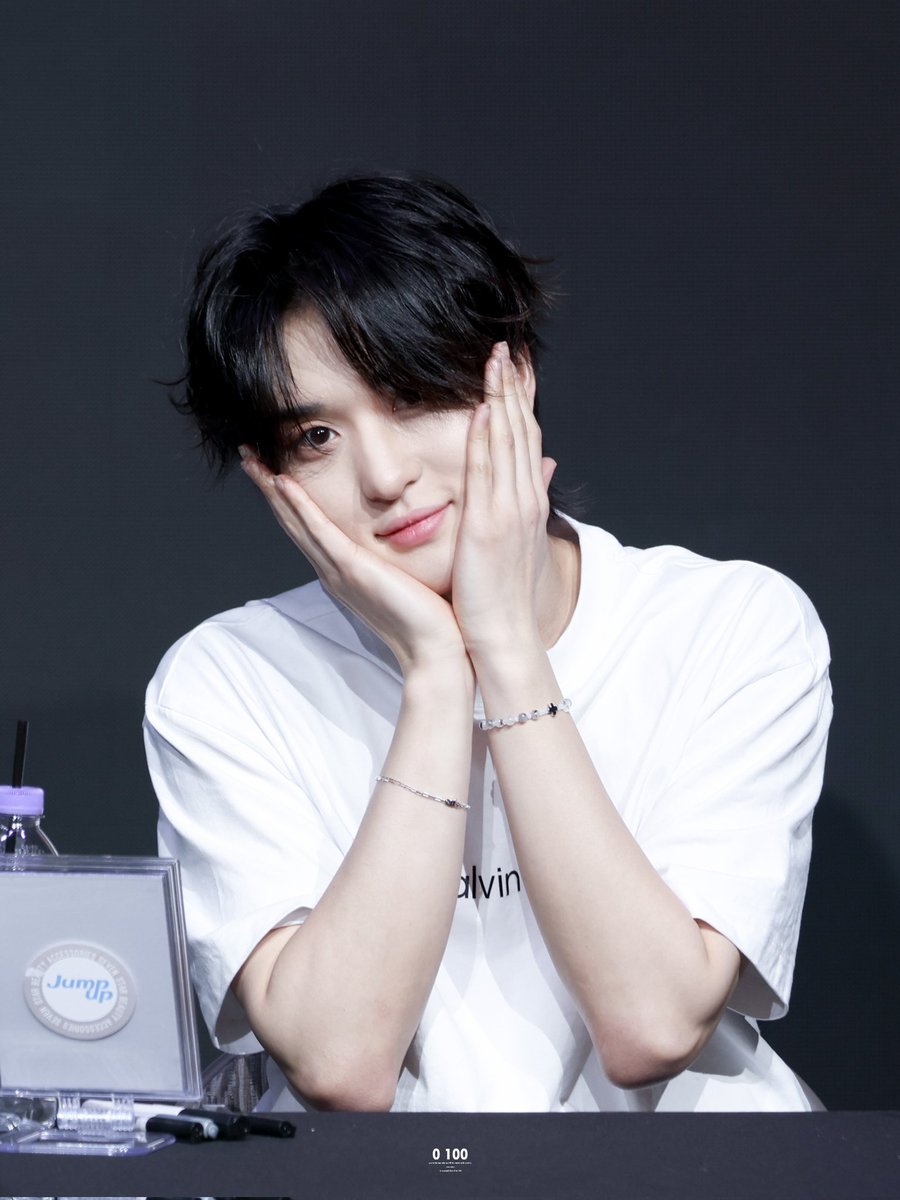 0100_ws's tweet photo. 250322

#김우석 #KIMWOOSEOK 
#판타지보이즈 #FANTASYBOYS https://t.co/9ziTHubC2O