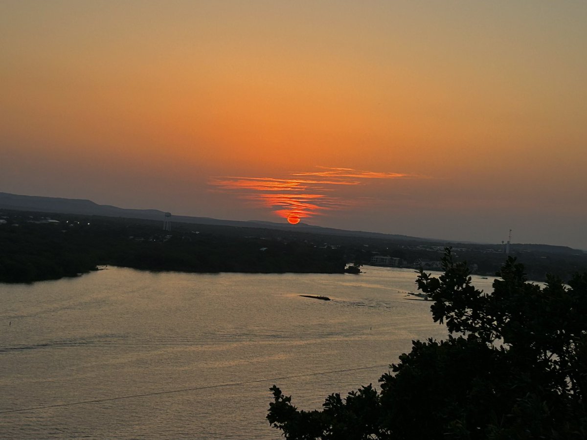 ItsMaybeDan's tweet image. Texas Sunset

#Texas #sunsetphotography #sunsetxvibes