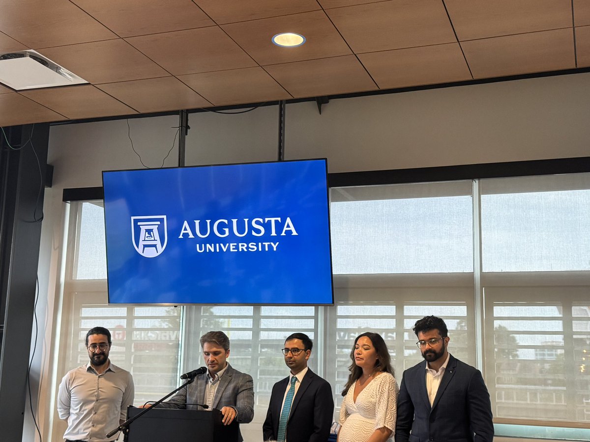 Deya_AlkhatibMD's tweet image. 🎓 Huge congratulations to the incredible @MCGCardiology fellows, Class of 2025 — your dedication, curiosity&amp;amp; hard work inspire every day.

Truly honored &amp;amp; grateful to receive the Teacher of the Year award. Thank you for this recognition — I have learned so much from all of you🙏