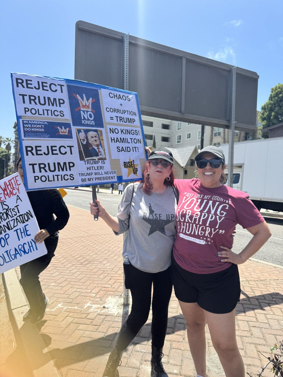 BernheimBiz's tweet photo. #NoKingsDay I had the privilege to be perfectly positioned to lead #LongBeach ‘s Ocean Blvd protest parade https://t.co/F2fqrsOb0L