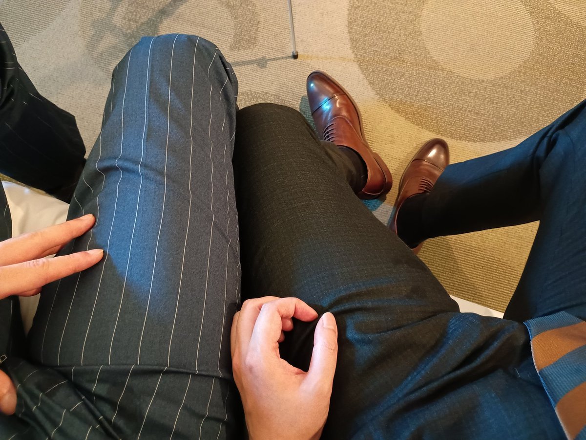 誰濕的比較多，就可以______😏

Met my highschool mate and _____🫠