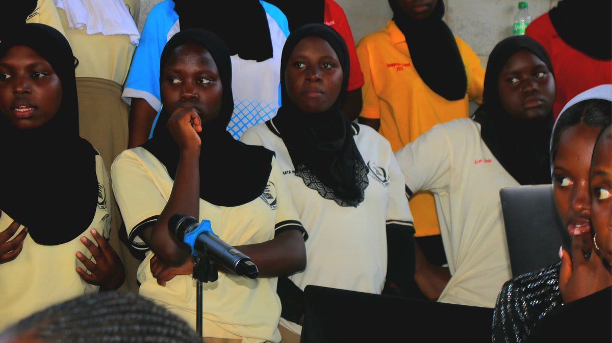 A big thank you to the directors of Kinaawa High School, for inviting me to the school’s Music Dance and Drama  competitions. 

The arts have become a part of our eco system and  it's no longer a pass time. Dual career is the way to go in this generation! 

Blessed Sunday!