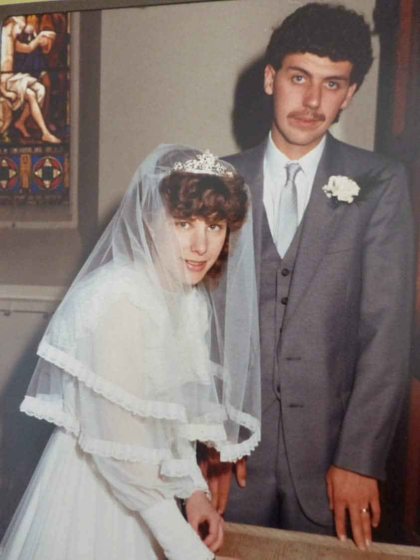 TheMeldrew's tweet image. Forty years ago today I married my best friend and soul mate,we had a great life together,two daughters then suddenly I became seriously ill and needed her,instead she had an affair put me through 9 months of domestic abuse and is now trying to take the money she didn't steal 1/2