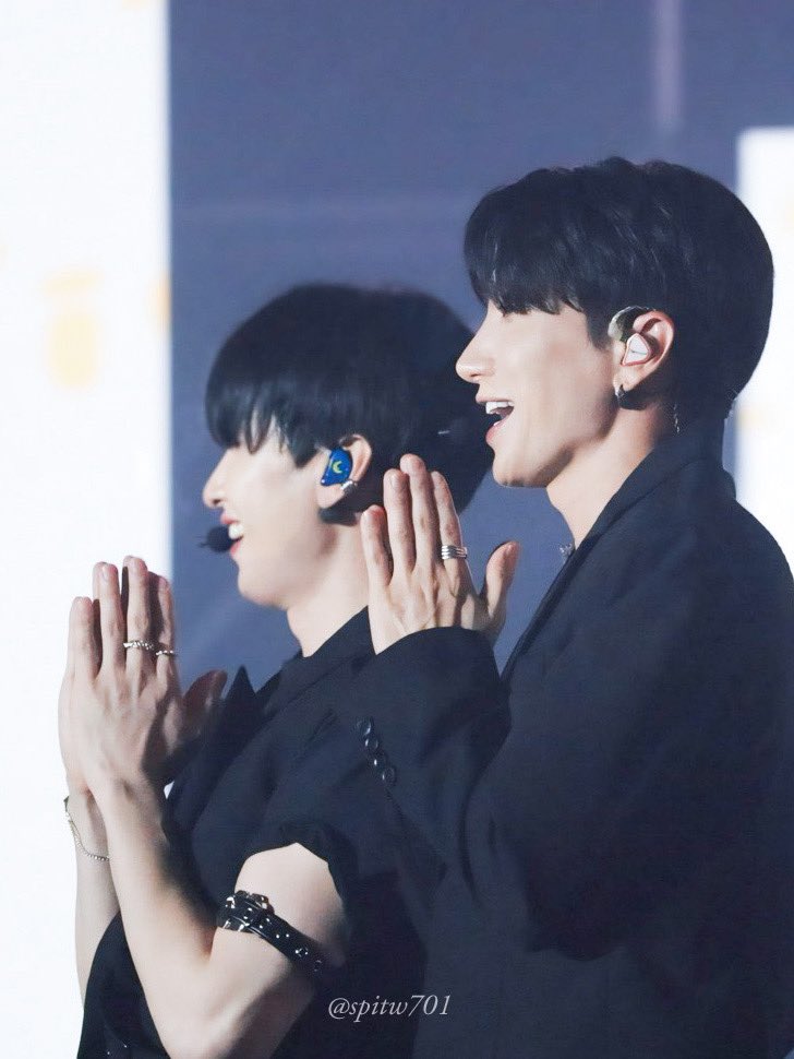 spitw701's tweet photo. 20250613 BOF

EunTeuk💙

#이특 #LEETEUK
#은혁 #EUNHYUK
#슈퍼주니어
#SUPERJUNIOR 
#2025부산원아시아페스티벌
#2025BUSANONEASIAFESTIVAL https://t.co/PAt2uisZNN