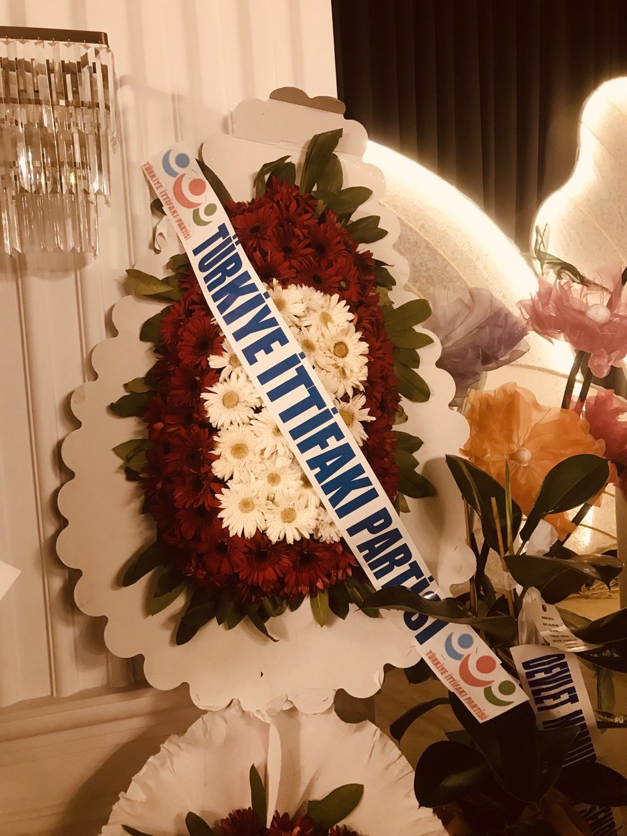 Başta şehit ve gazi babalarımız olmak üzere ömrünü ailesinin huzuruna, mutluluğuna, güvenine adayan, emek ve fedakarlığın öncülüğünü yapan tüm babalarımızın; BABALAR GÜNÜ'nü kutluyorum. 
Saygı ve sevgilerimle

Kenan Haluk BAYTEMİR
Türkiye İttifakı Partisi
Genel Başkan Yardımcısı