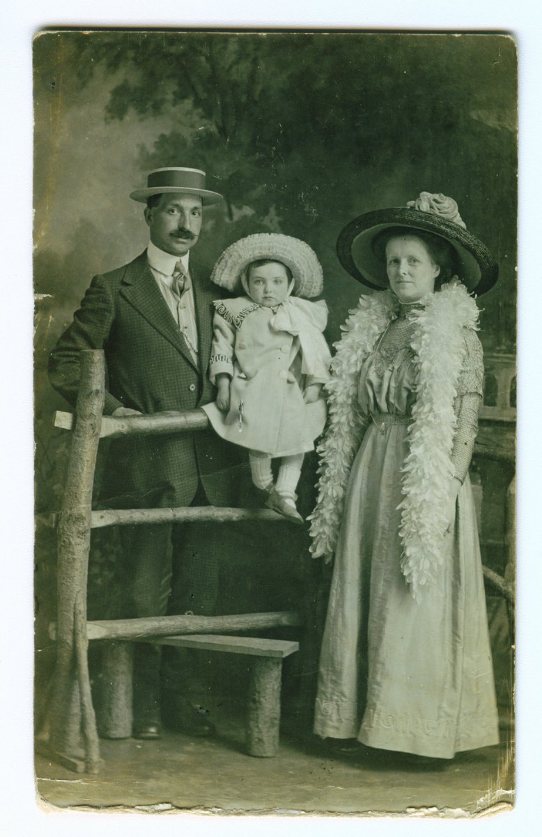 MMP1917's tweet image. During WWI, William Selkirk, a British soldier from Pelton, England, sent postcards with drawings to his young children. He was a gunner in the 298th Siege Battery, was killed in action on 10 August 1917, and commemorated on the Menin Gate. Today we remember fathers like William.