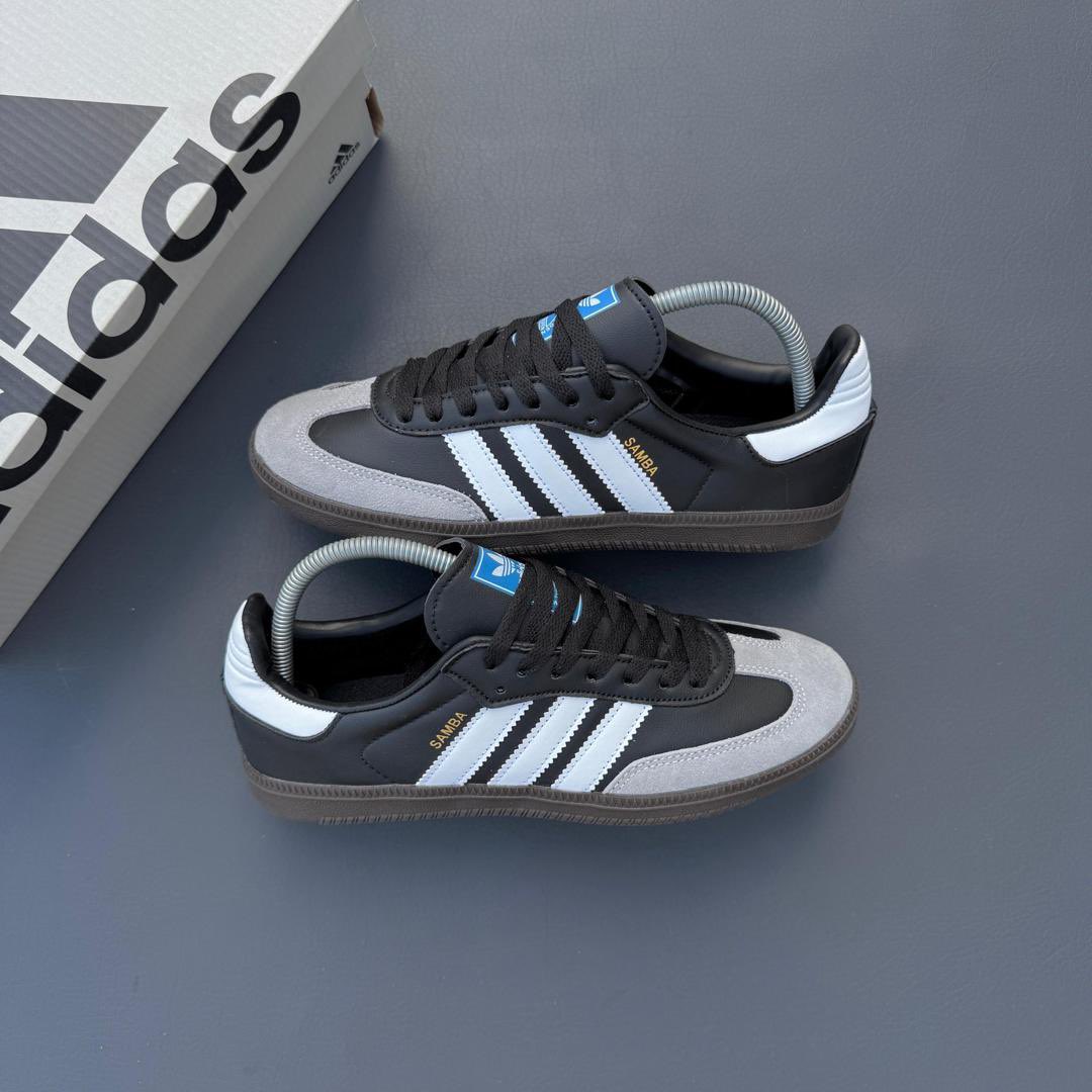 SAMBA

SMALL SIZES 

SIZE 36,37,38,39,40,41

PRICE 65,000

KARIBUNI