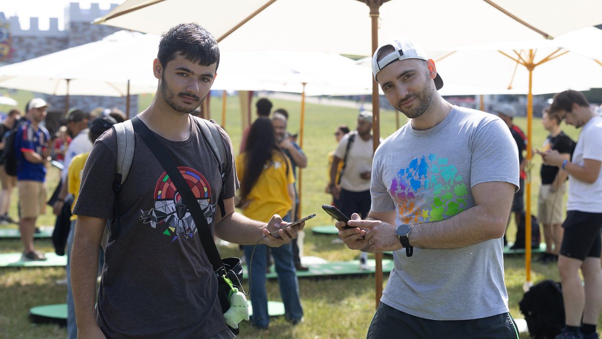 ¡Despertad, nobles Entrenadores! ☀️ ¡La última mañana del #PokemonGOFest2025 en París ha llegado!

Aprovechemos cada captura, intercambio y combate para forjar recuerdos dignos de canción en el Parque de Sceaux. 🎉