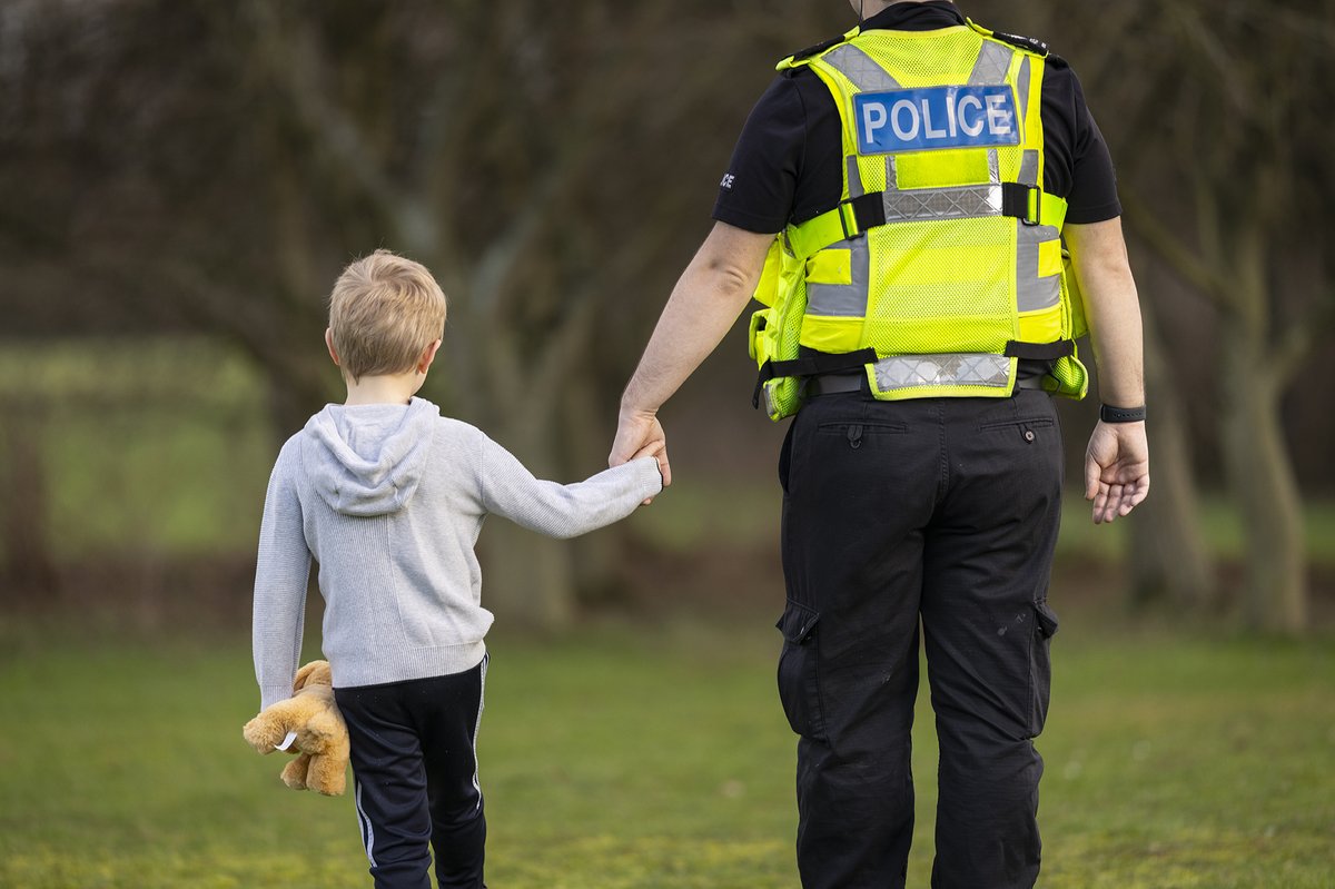 Juggling policing by day and parenting by night – or vice versa! Today we pay tribute to the dads in our force, protectors and mentors, both in work and in family life. 

Wishing all the dads out there a very happy Father’s Day.  🙏🏼 💙