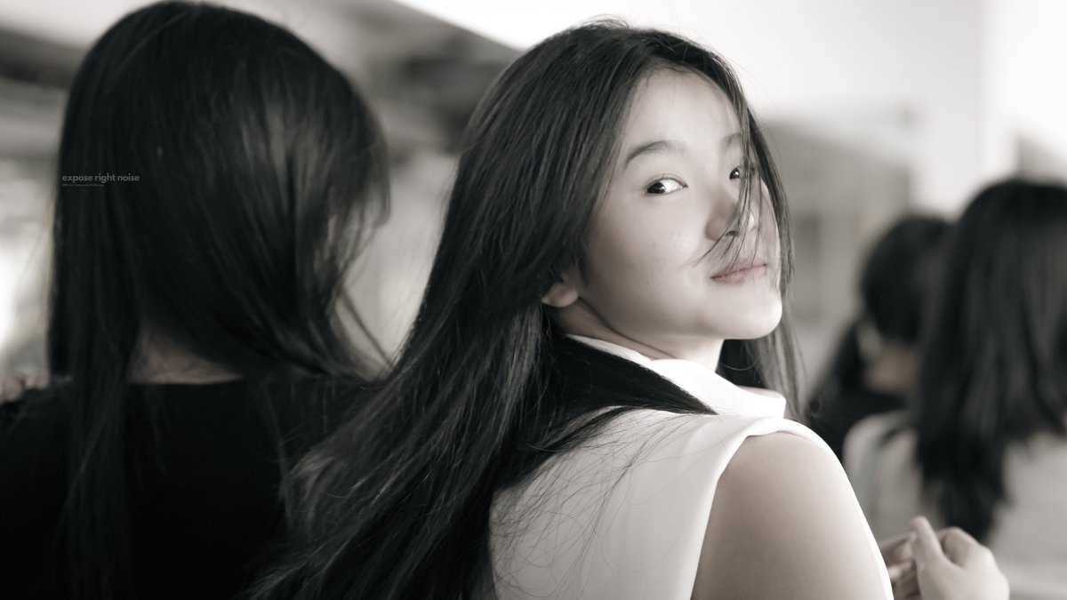 ERN0821's tweet photo. 250615 – SOC 🛬

#Erine #エリン #JKT48 #JKT48AirportFashion https://t.co/0wvsk7iExT