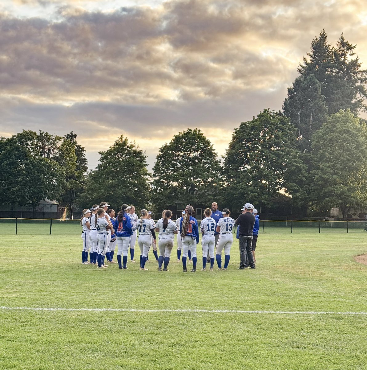KDrake2026's tweet image. Team made Platinum bracket at the valley invite.
Next game 10:45 @
Sunset Sports Complex
(Field 2).