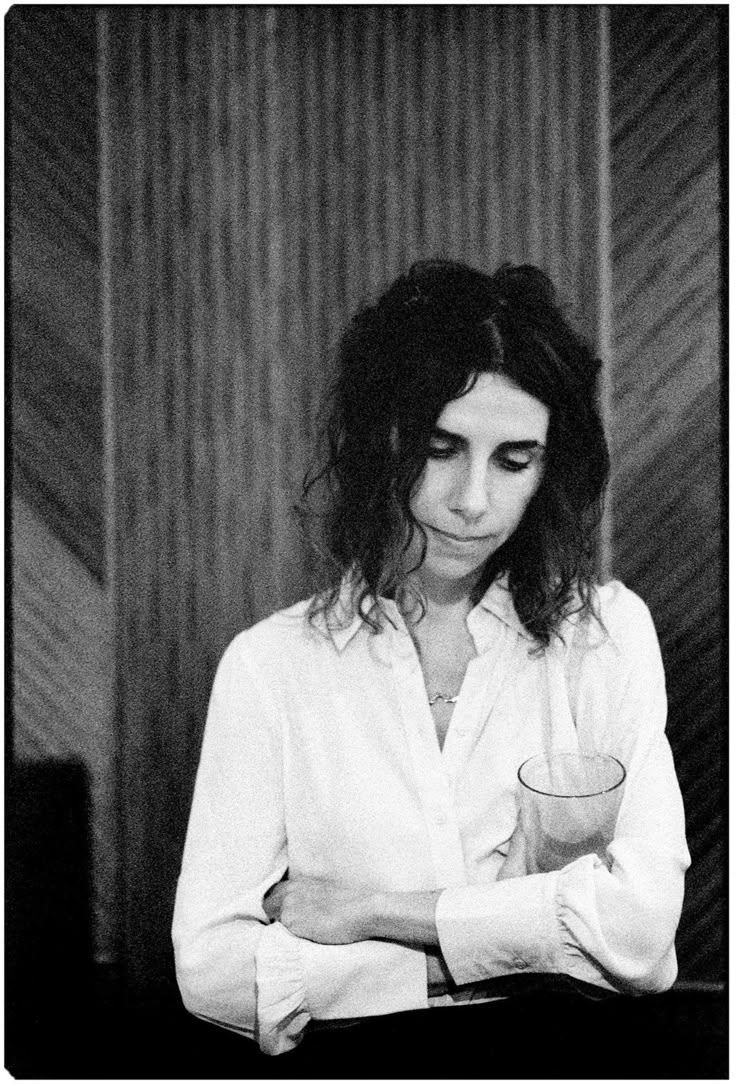 Daniel des Errances (@deserrances) on Twitter photo PJ Harvey by Steve Gullick, 2020
<a href="/Fab_PJ/">Fab</a> <a href="/Karima_Bekri/">Karima Bekri</a> <a href="/thierrychanu/">Thierry Le Chat</a> <a href="/AuxComtesse/">la comtesse aux pieds nus</a> PJ Harvey by Steve Gullick, 2020
<a href="/Fab_PJ/">Fab</a> <a href="/Karima_Bekri/">Karima Bekri</a> <a href="/thierrychanu/">Thierry Le Chat</a> <a href="/AuxComtesse/">la comtesse aux pieds nus</a>