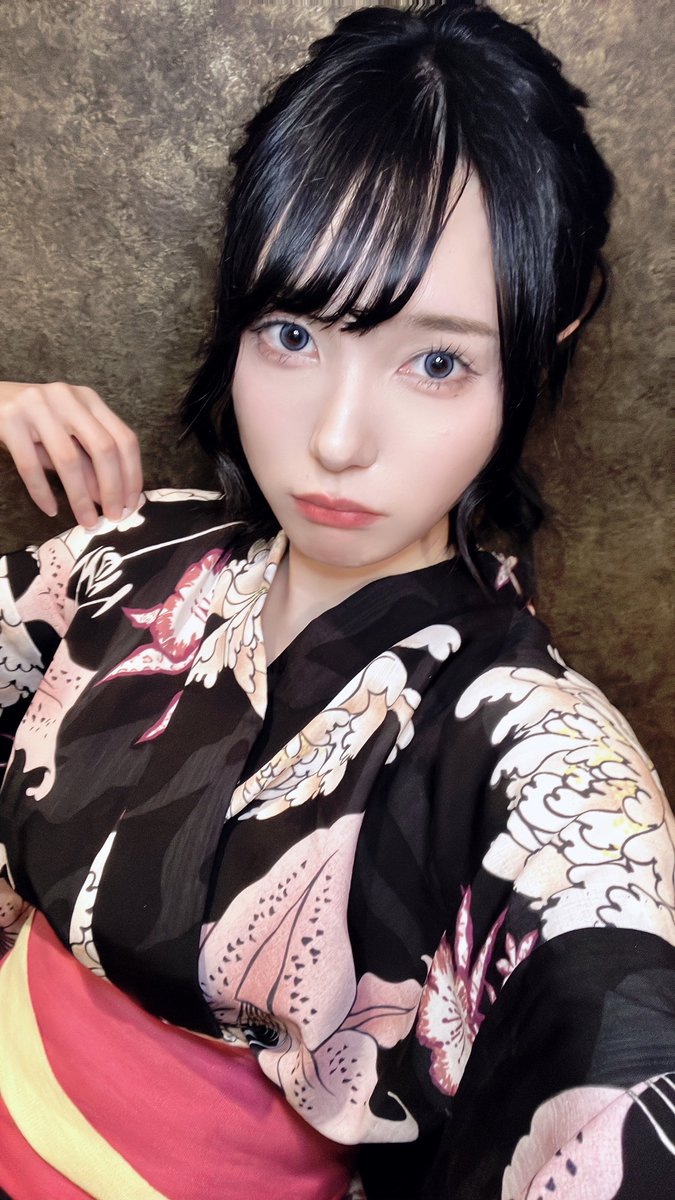 一昨日と昨日と、浴衣イベントありがとうございました😆💗
毎年着るの楽しみで、今年も可愛い浴衣着れて、たくさん褒めてもらえて嬉しかったよ~( ˘ ³˘)♥︎
ドリンク、チェキ、シャンパンのお裾分けもありがとうございました‼︎

本日も出勤してますのでよろしくお願いします‼︎