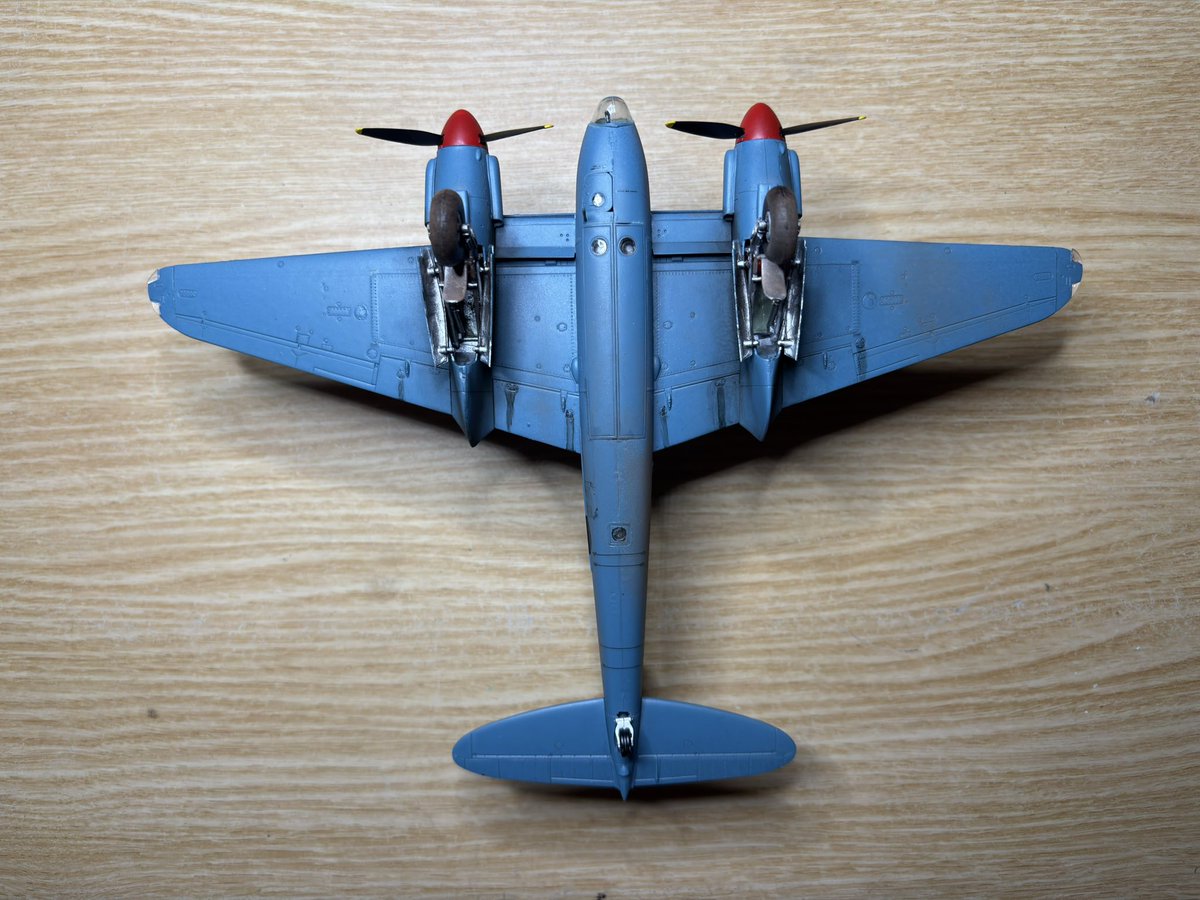 PatFromFTG's tweet image. De Havilland Mosquito, PR Mk.IV - photoreconnaissance edition!
Tamiya 1:72. Just a gorgeous finish with that blue. Really helped the smoke weathering stand out!
Few issues with the clear sprues/masking ☹️
(Propellor nose cones are my own paint decision 🤓😂)
#JFFScaleModels