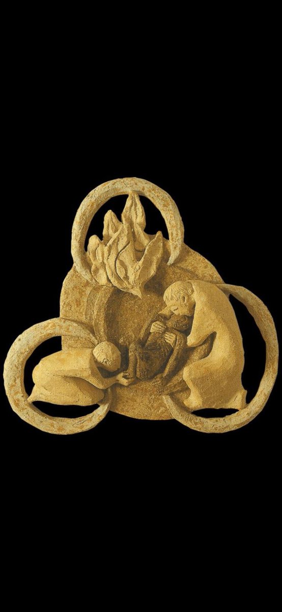 Así está Dios trino con nosotros...