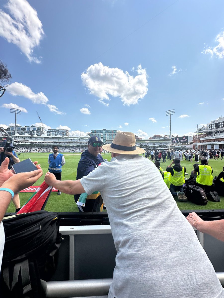 Thank you <a href="/marchellehendri/">marchelle hendricks</a> Happy Father's Day indeed.

Here's two fathers that shared a moment of joy for their families and their Nation...🇿🇦❤️

#WTC25 Champions 🏏🇿🇦
