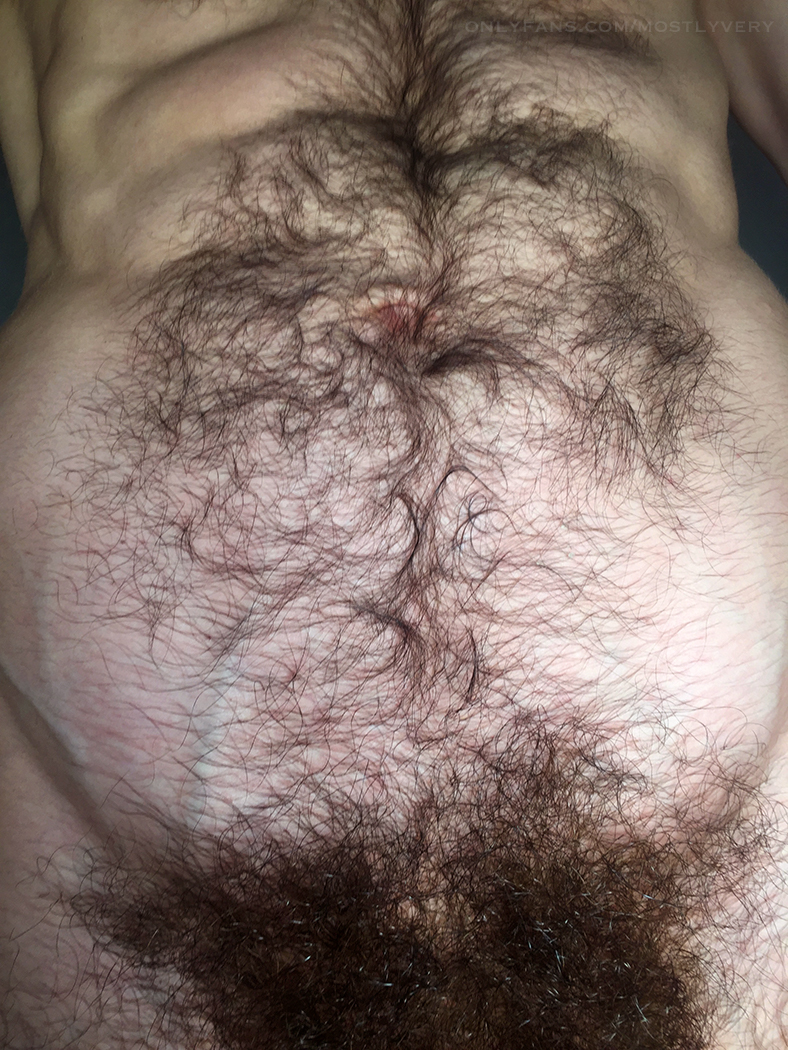 MostlyVery's tweet image. down on your knees for a male