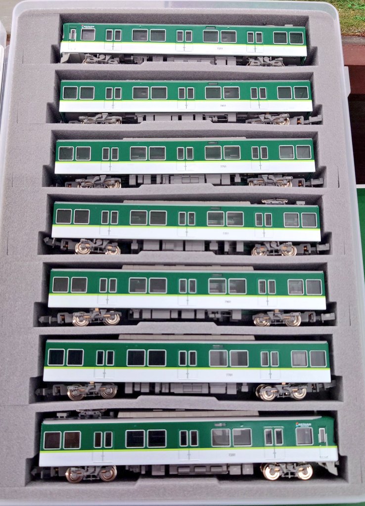 MySkyTOWN's tweet photo. 本日、池袋で開催された鉄道模型のつどいにて、先行販売開始した７両用中敷セットです。
試しに京阪２４００系と７２００系を入れて見ました。
#フレッシュ池袋
#エヌシェル
#Nshell https://t.co/i7sMhEr2uK