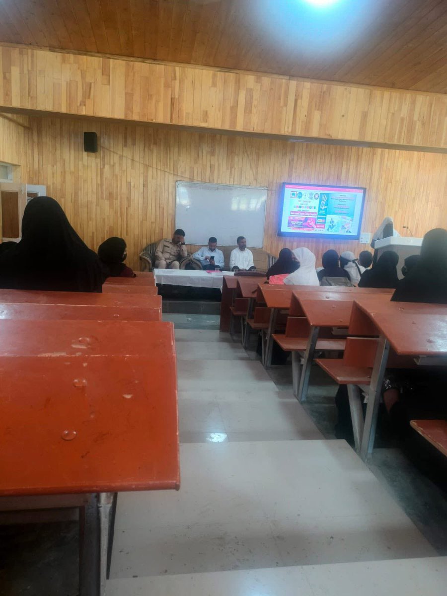 Kupwara Police led a “Nasha Mukt Bharat” awareness event at GDC Karnah, uniting officials, students &amp; locals against drug abuse. Speakers stressed collective action to protect youth. Community pledged full support for a drug-free Karnah. #KupwaraPolice #NashaMuktBharat