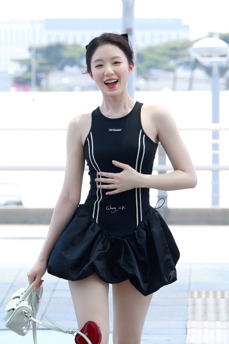 Ccheng_H8's tweet image. 250615
너무 신나요🥰
#슈화 #SHUHUA #舒華
 #아이들 #idle